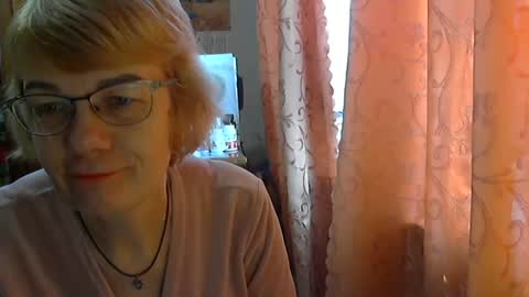 Snapshot of vanillaxcreamy chatting on 02.25.25 Vanillaxcreamy online show from 02.25.25