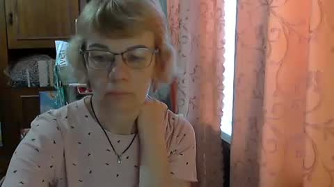 Snapshot of vanillaxcreamy chatting on 03.03.25 Vanillaxcreamy online show from 03.03.25