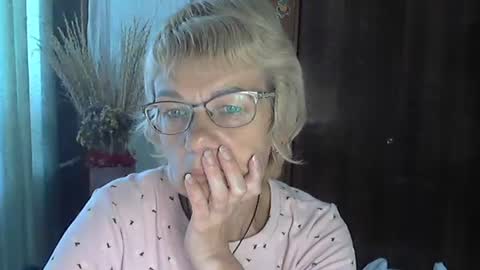 Snapshot of vanillaxcreamy chatting on 09.28.25 Vanillaxcreamy online show from 09.28.25