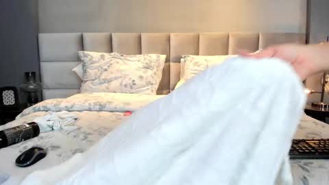 VANNA  online show from 09.25.25