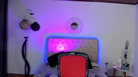 Snapshot of vanne_cooper_ chatting on 10.09.25 Vanne online show from 10.09.25