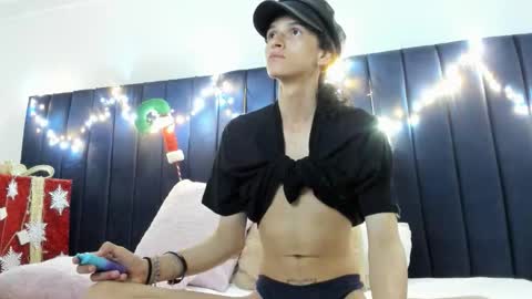 vannellope_96 online show from 12.14.25