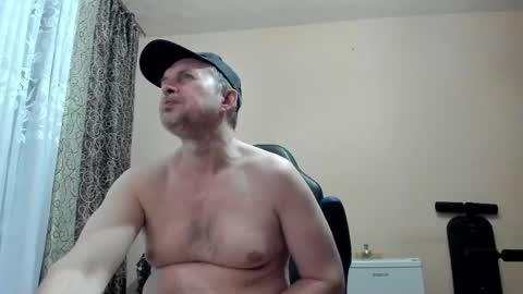 Snapshot of vano_822 chatting on 05.14.26 vano_822 online show from 05.14.26
