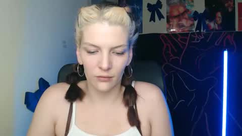 Vanessa online show from 04.10.26