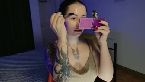 vaolietkat online show from 12.17.25