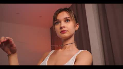 Snapshot of variety_moments chatting on 10.04.25 Heeeeey Im Hanna the art of tease online show from 10.04.25