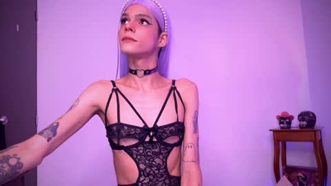  Varya Ferreira - independent model  online show from 12.31.24