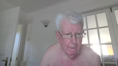 Snapshot of vassus chatting on 07.21.26 vassus online show from 07.21.26