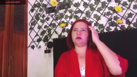 Snapshot of vauroracooper chatting on 10.05.25 Aurora Cooper online show from 10.05.25