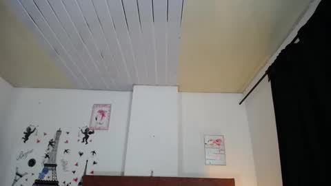 Snapshot of vauroracooper chatting on 11.02.25 Aurora Cooper online show from 11.02.25