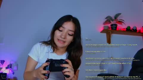 Snapshot of vayolett_dakotta chatting on 10.10.25 Vayolett online show from 10.10.25