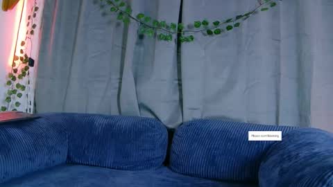 Snapshot of vayolett_dakotta chatting on 11.13.25 Vayolett online show from 11.13.25