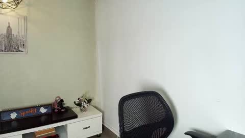 Victoria online show from 10.27.25