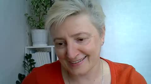 Snapshot of vea_motty chatting on 04.28.26 vea_motty online show from 04.28.26