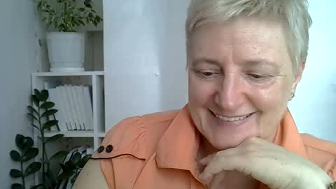 Snapshot of vea_motty chatting on 05.10.26 vea_motty online show from 05.10.26
