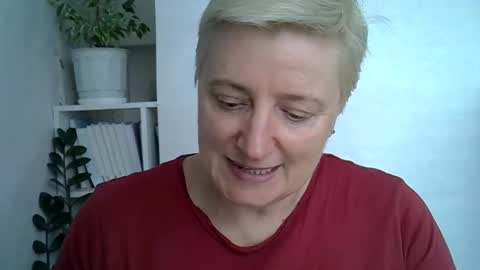 Snapshot of vea_motty chatting on 05.22.26 vea_motty online show from 05.22.26