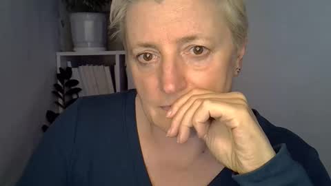 Snapshot of vea_motty chatting on 05.30.26 vea_motty online show from 05.30.26