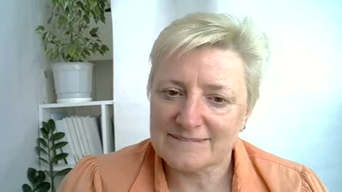 Snapshot of vea_motty chatting on 06.12.26 vea_motty online show from 06.12.26