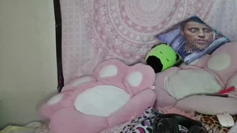 Veronica Lehane online show from 01.05.25