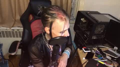 veelucious online show from 10.05.25