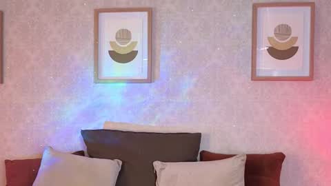 Vee Simons online show from 10.12.25