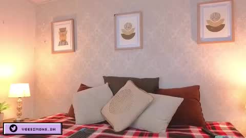 Vee Simons online show from 02.11.26