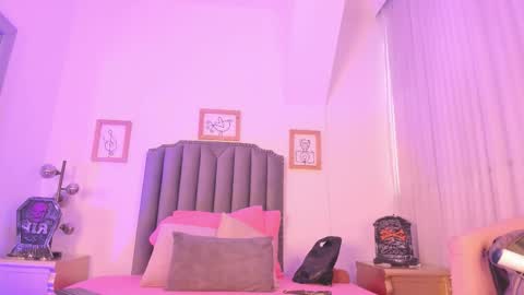 Snapshot of vega__16 chatting on 10.31.25 online show from 10.31.25