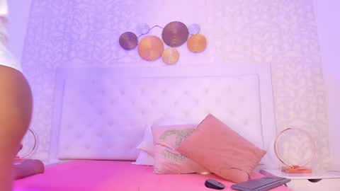 Snapshot of vega__16 chatting on 11.06.25 online show from 11.06.25