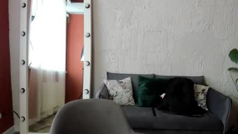 Snapshot of vel1ka chatting on 10.10.25 Barbara online show from 10.10.25