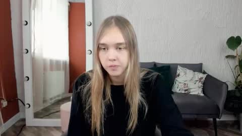 Snapshot of vel1ka chatting on 10.11.25 Barbara online show from 10.11.25