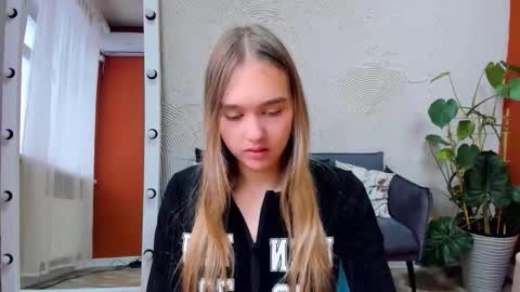 Snapshot of vel1ka chatting on 10.25.25 Barbara online show from 10.25.25