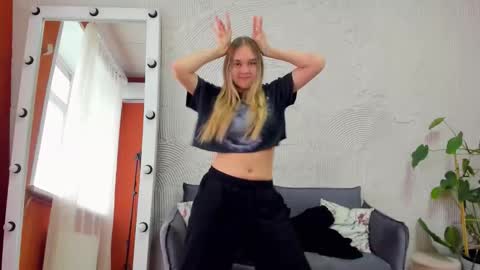 Snapshot of vel1ka chatting on 11.07.25 Barbara online show from 11.07.25