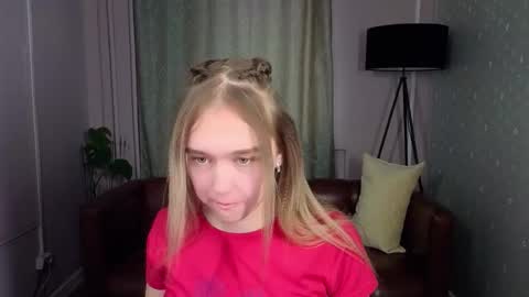 Snapshot of vel1ka chatting on 11.11.25 Barbara online show from 11.11.25