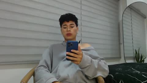 Snapshot of velascosexyboy chatting on 01.24.25 velascosexyboy online show from 01.24.25