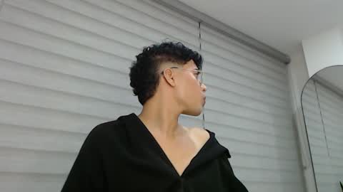 Snapshot of velascosexyboy chatting on 03.06.25 velascosexyboy online show from 03.06.25