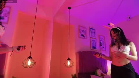 Snapshot of velissia_gh chatting on 10.31.25 velissia online show from 10.31.25