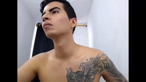 Snapshot of velk_hot1 chatting on 12.19.24 velk_hot1 online show from 12.19.24