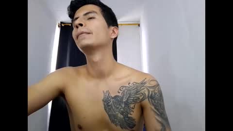 Snapshot of velk_hot1 chatting on 12.23.24 velk_hot1 online show from 12.23.24