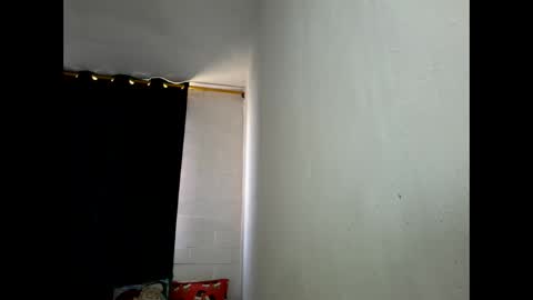 Snapshot of velk_hot1 chatting on 01.15.25 velk_hot1 online show from 01.15.25