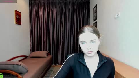 velora_vyxen online show from 10.06.25