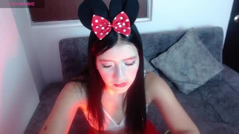 Snapshot of velvet_28_ chatting on 10.08.25 velvet_28_ online show from 10.08.25