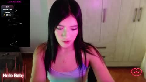 Snapshot of velvet_28_ chatting on 10.17.25 velvet_28_ online show from 10.17.25