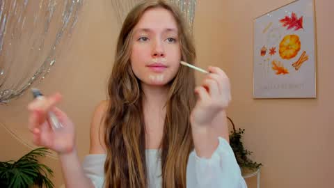 Snapshot of velvet_cherry chatting on 12.25.24 velvet_cherry online show from 12.25.24