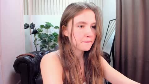 Snapshot of velvet_cherry chatting on 02.05.25 velvet_cherry online show from 02.05.25