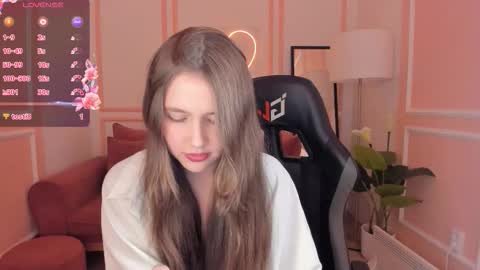 Snapshot of velvet_cherry chatting on 10.01.25 velvet_cherry online show from 10.01.25