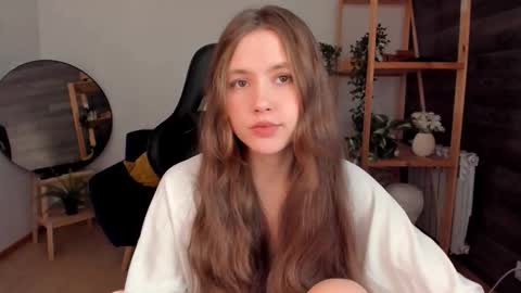 Snapshot of velvet_cherry chatting on 10.19.25 velvet_cherry online show from 10.19.25