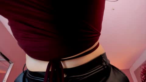 Snapshot of velvet_dreams_ chatting on 04.29.26 Isabella online show from 04.29.26