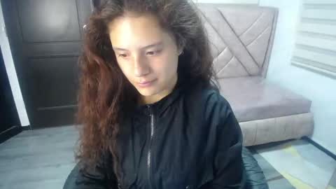 velvet_moon_v online show from 10.08.25