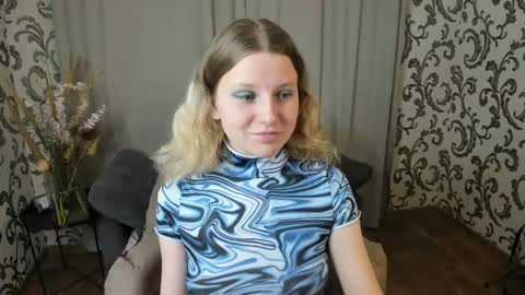 velvet_peach_ online show from 11.26.25