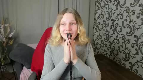 velvet_peach_ online show from 11.29.25